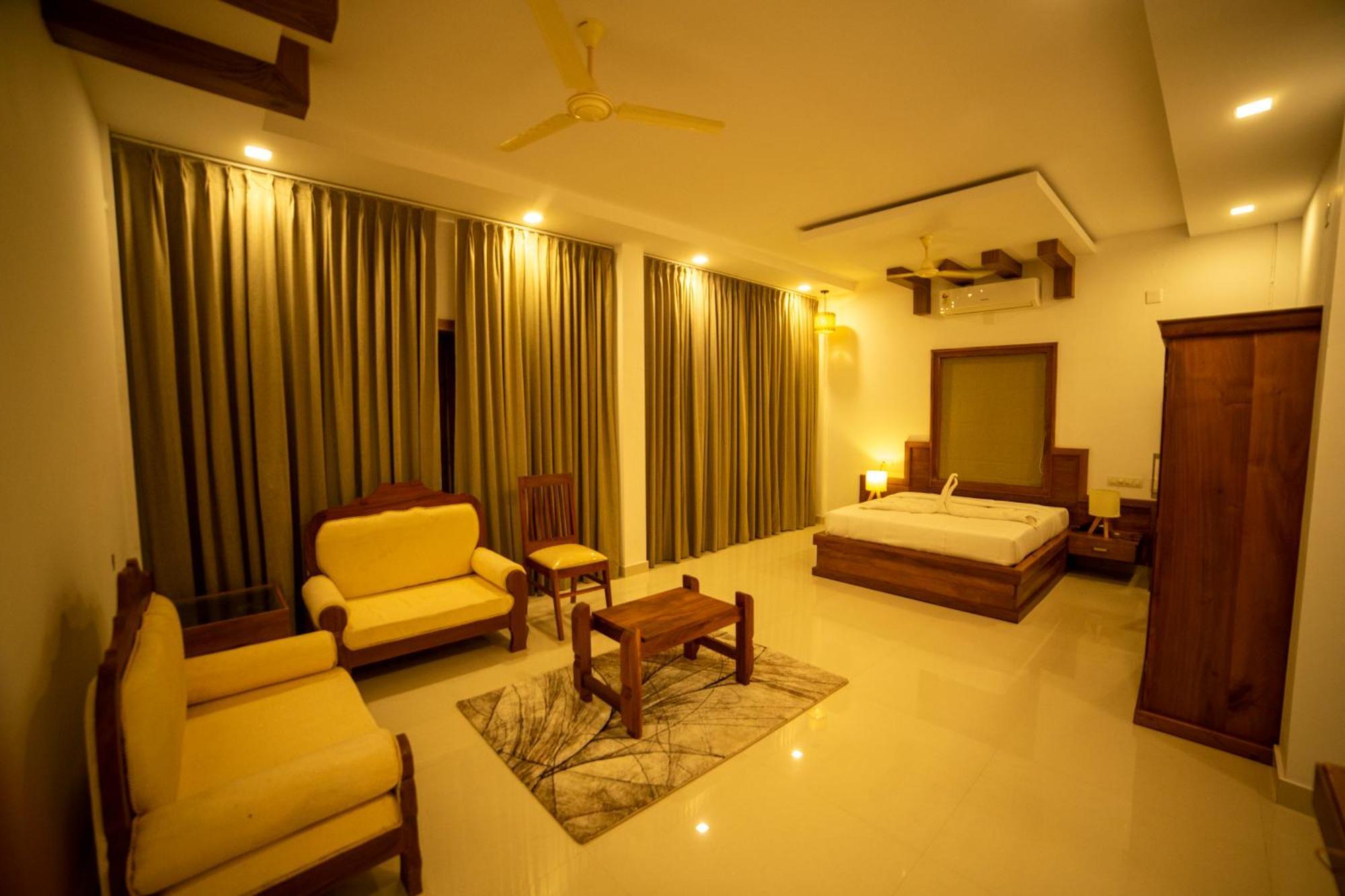 Opm Inn Payyannur Exterior foto